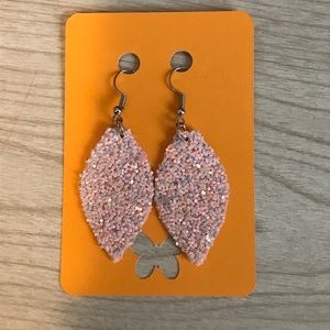 Light pink glitzy earrings 🛍
